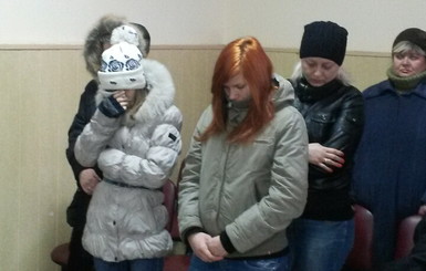 Девушки, осужденные за издевательства над однокашницей, расплакались в суде