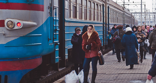 На праздники пустили дополнительные поезда в Москву и Харьков 