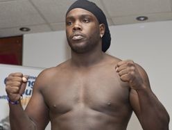 За пояс Виталия Кличко поборются Стиверн и Арреола