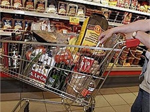 Украинские супермаркеты пообещали не поднимать цены на продукты