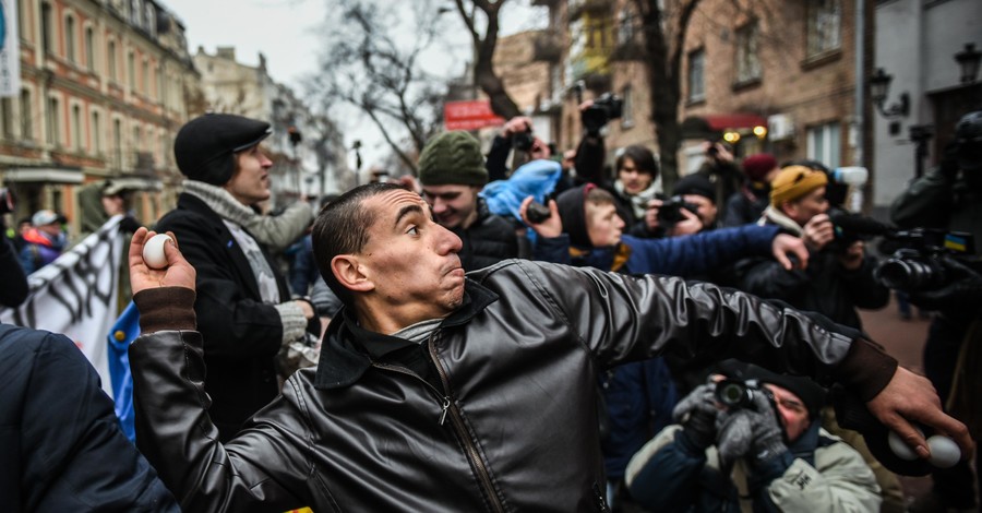 В Киеве прошли протесты связанные с 4 годовщиной расстрела Небесной сотни Майдана