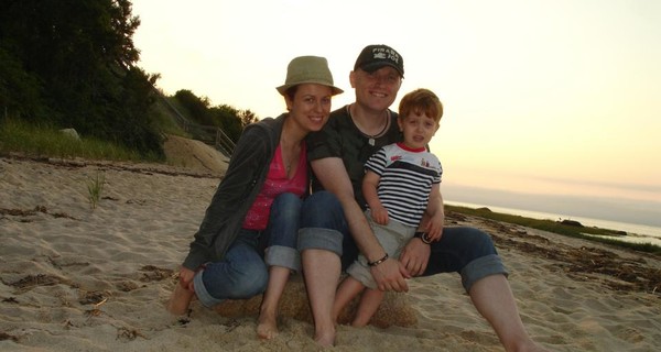 Дядя экс-харьковчанина, выбросившегося с сыном с крыши небоскреба: 