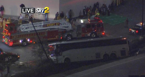 В Калифорнии в аварии туристического автобуса пострадали 13 человек