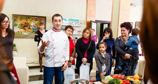 Новогоднее застолье: налегаем на зелень и готовим салат 