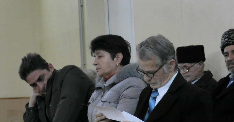 Мустафа Джемилев на суд к своему сыну пришел с двухчасовым опозданием