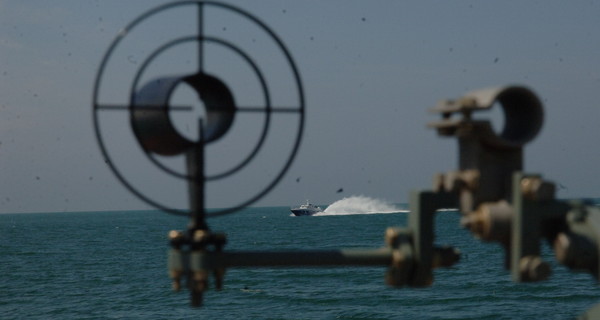 Российские пограничники опять обстреляли украинских рыболовов 