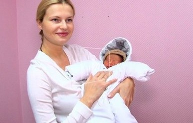 Жена Маркова показала грудного сына