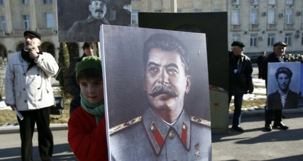 В грузинском Телави снесут недавно установленный памятник Сталину