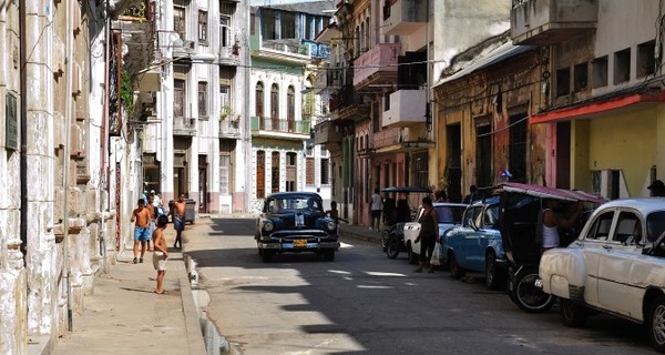 На Кубе разрешили свободно покупать автомобили