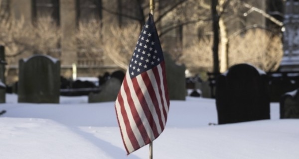 Число жертв снежной бури в США достигло 16 человек