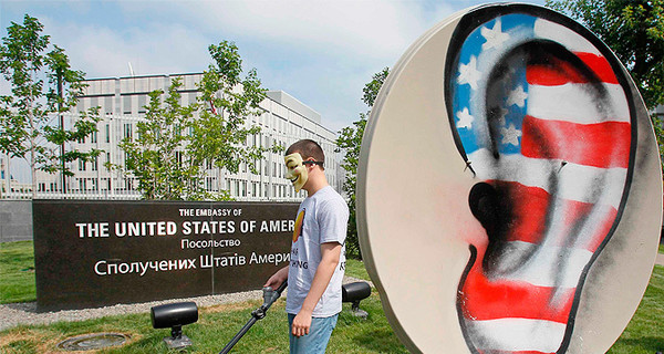 Суд в США разрешил АНБ собирать данные о разговорах граждан