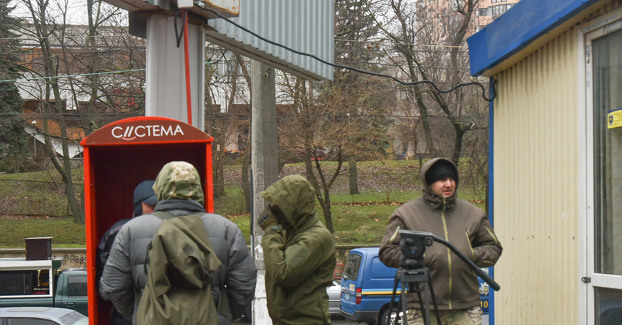 В Одессе активисты блокируют российское консульство