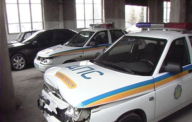 В Харькове неадекватный водитель разбил три экипажа автомобилей ДПС