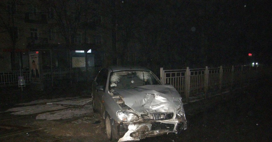 В Харькове трое пострадали в аварии, один человек погиб