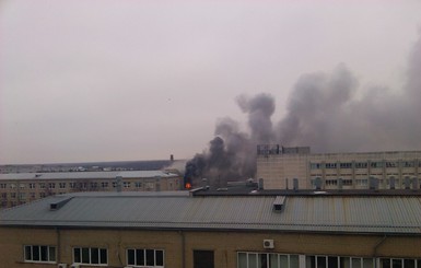 В Харькове горит ювелирная фабрика