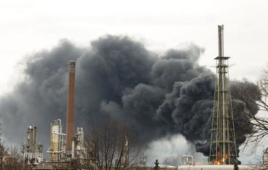 В Германии горел нефтеперерабатывающий завод