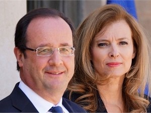 Жена президента Франции попала в больницу, узнав о его измене