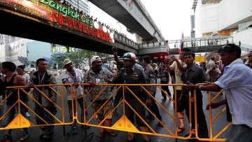 В Таиланде оппозиция начала перекрывать дороги Бангкока