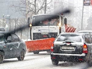Снег не смог парализовать дороги Киева