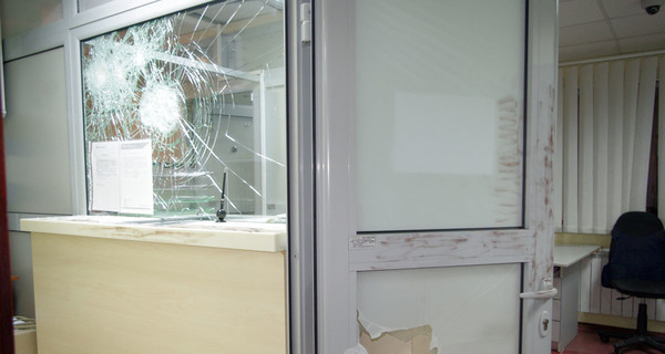 В Донецке двое с молотком пытались ограбить банк