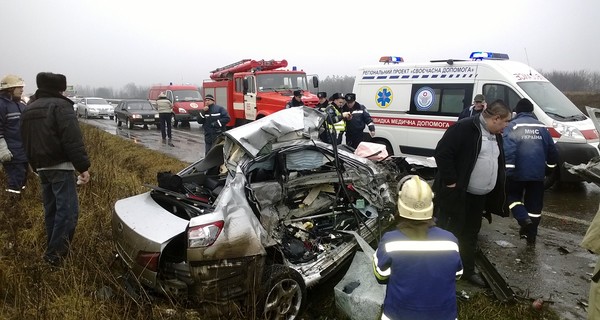 Под Донецком в аварии 