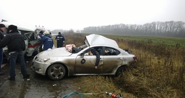 Доктора борются за жизнь артемовских врачей, пострадавших в ДТП