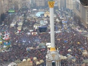 На Майдане Незалежности поют стрелецкие песни