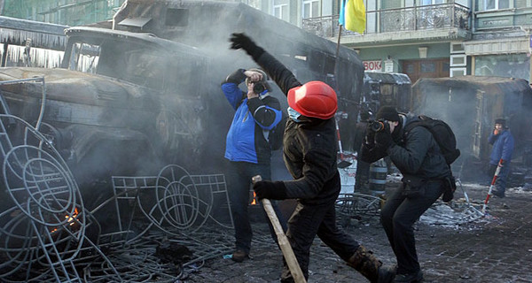Боевики с Майдана ждут подмоги из Америки. И мечтают идти на Москву