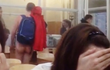 Стриптизер, шокировавший днепропетровских студентов, спорил на раздевание