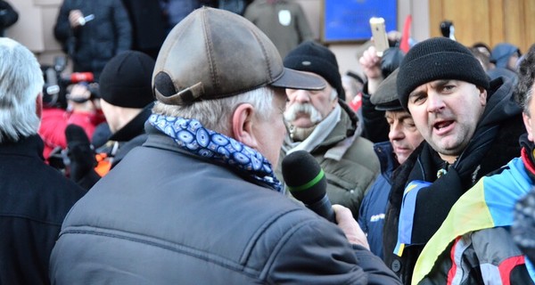 СБУ запретила двум иностранцам въезд в Украину за участие в протестных акциях