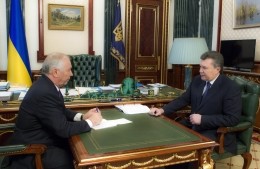 Виктор Янукович предложил созвать внеочередную сессию парламента
