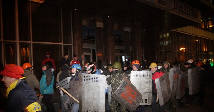 Боевые сотни Майдана расширяют протест