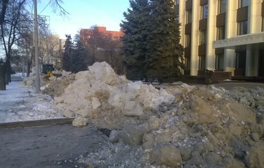 Оцепление возле Днепропетровской облгосадминистрации снято