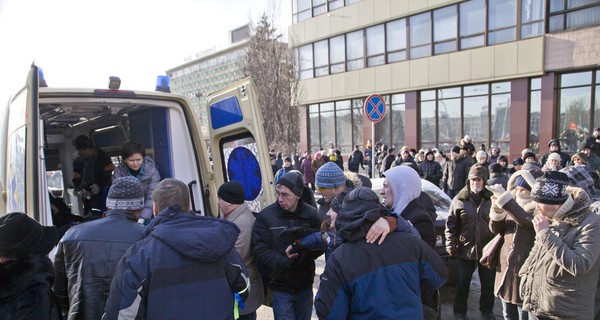 В Запорожье восемь человек увезли в больницу после штурма администрации