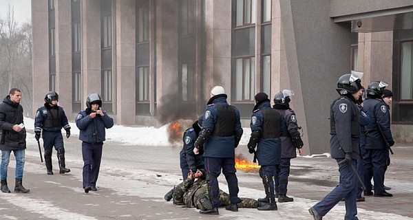 В Кривом Роге от взрыва пострадали милиционеры, охранявшие горсовет
