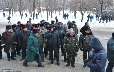 В Луганске милиция взяла под надзор продажу пиротехники и бейсбольных бит