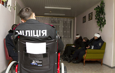 На лечение раненых в Киеве милиционеров собрали почти миллион