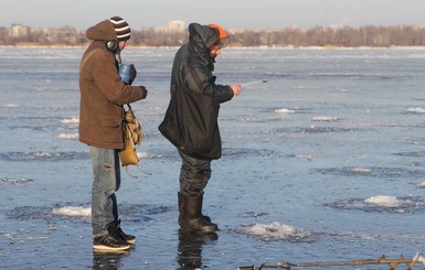 Река замерзла - рыбаки проснулись