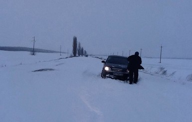 Одесскую область завалило двухметровым слоем снега