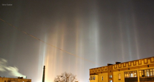 Людей в Донбассе испугало необычное сияние в небе