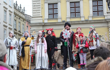 Январь во Львове: Теплое Рождество, признание британцев и необычная свадьба