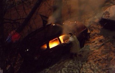 Сотруднице посольства Канады сожгли машину в Киеве