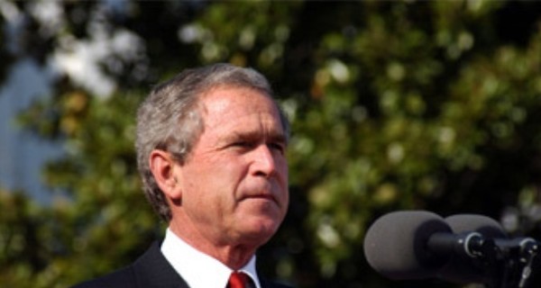Американца с ружьем и мачете задержали за угрозы Бушу-младшему
