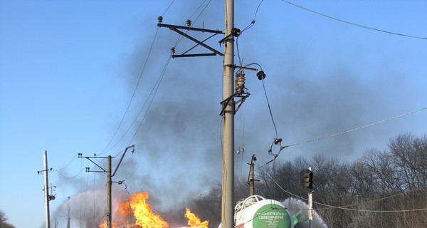 Пожар в Красноармейске продолжается: горят уже 7 цистерн 