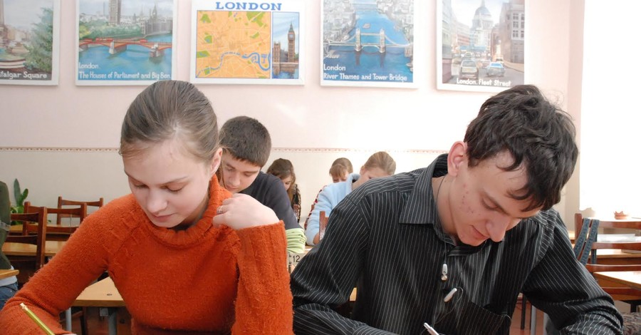 Запорожские выпускники для тестирования выбирают историю Украины и математику