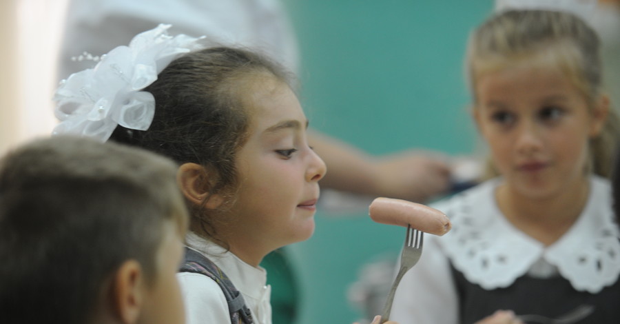 Учеников в Донбассе будут кормить бесплатно