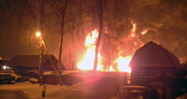 В России сошли с рельс и загорелись 10 вагонов со сжиженным газом