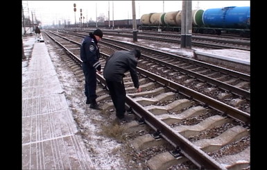 На Приднепровской железной дороге под колесами погибли семь человек