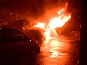 В столице продолжают гореть автомобили