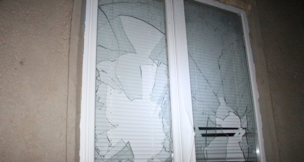 Левченко: активисты восстановили побитые окна в Украинском доме